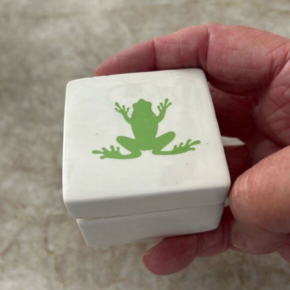 Frog Trinket Box - Picture 1 of 4